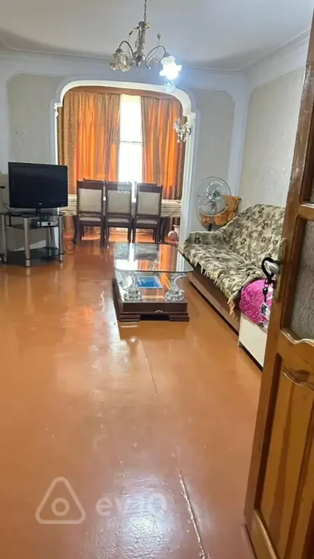 Kirayə verilir 2 otaqlı köhnə tikili 50 m²