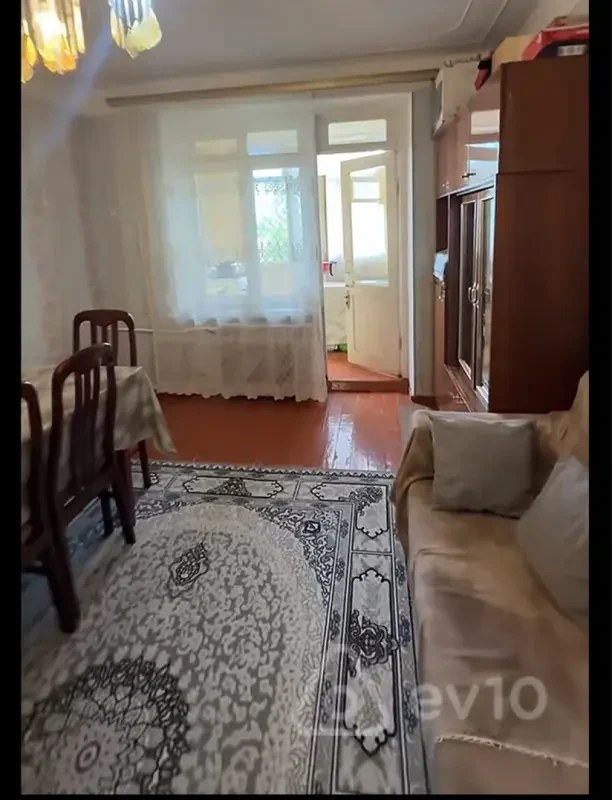 Satılır 2 otaqlı köhnə tikili 43 m²