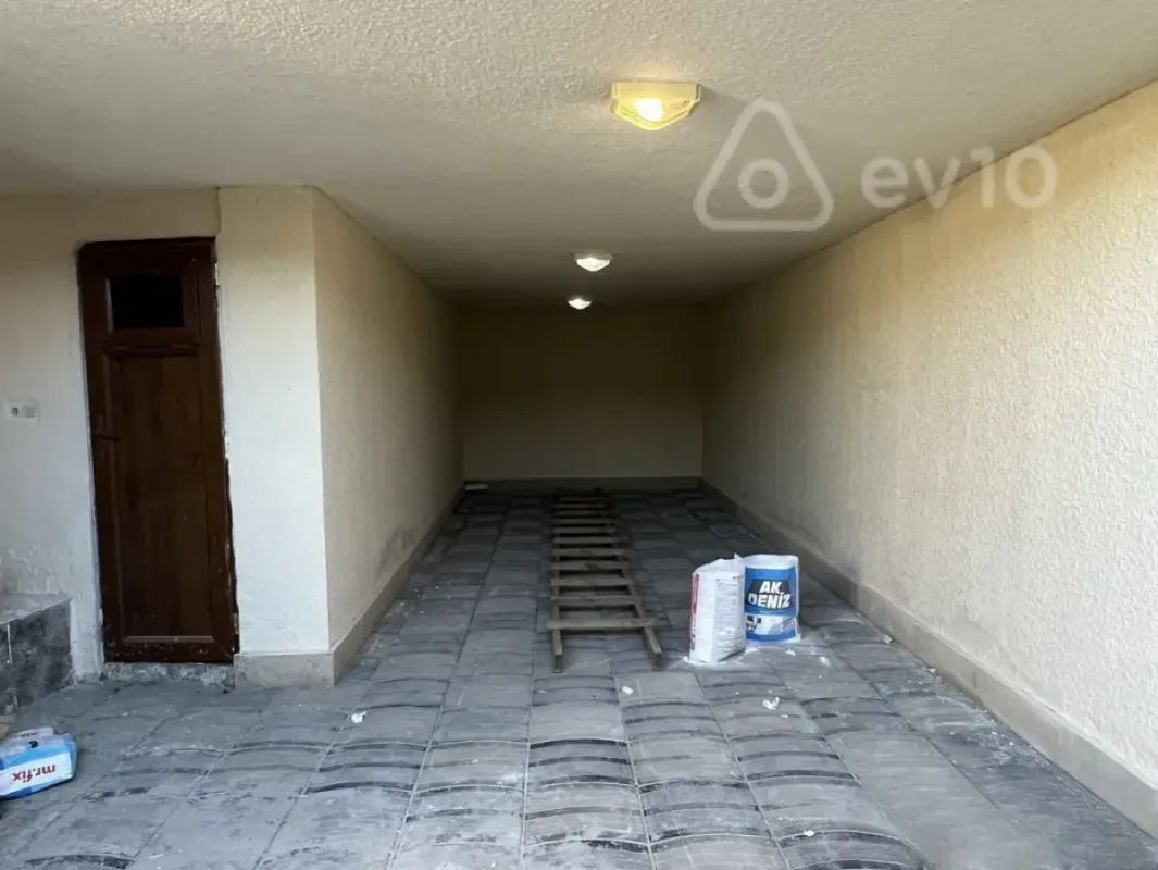 Satılır 4 otaqlı həyət evi 140 m²