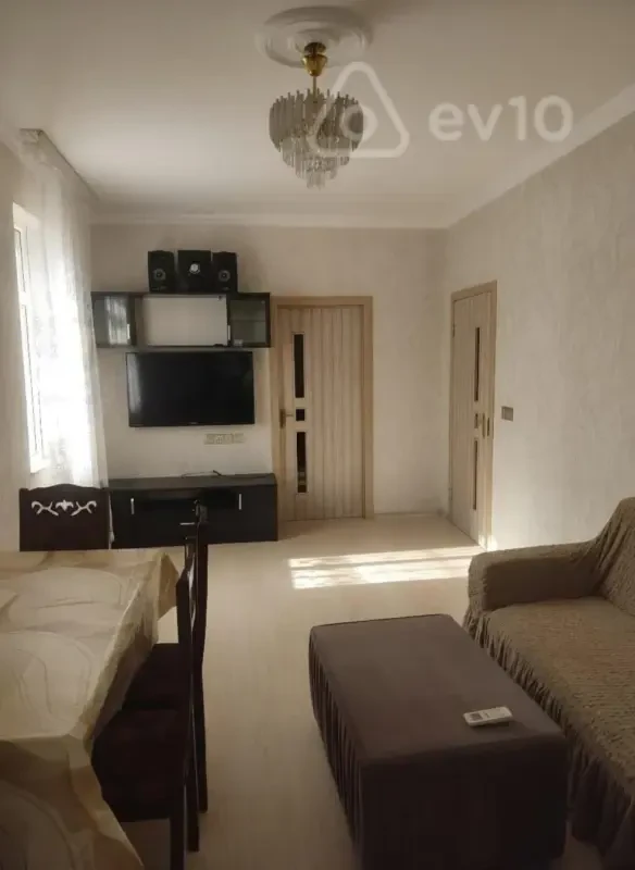 Kirayə verilir 3 otaqlı köhnə tikili 55 m²