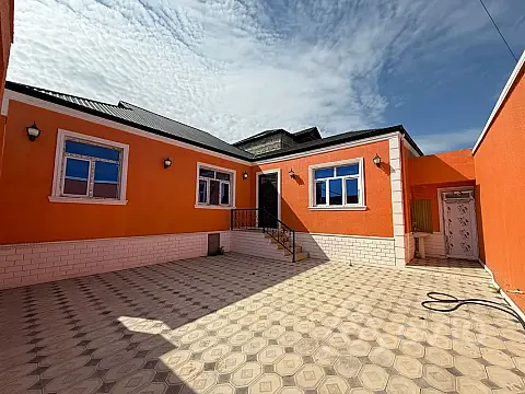 Satılır 5 otaqlı həyət evi 140 m² — Bakı, Suraxanı 5 otaq 140.00 m²