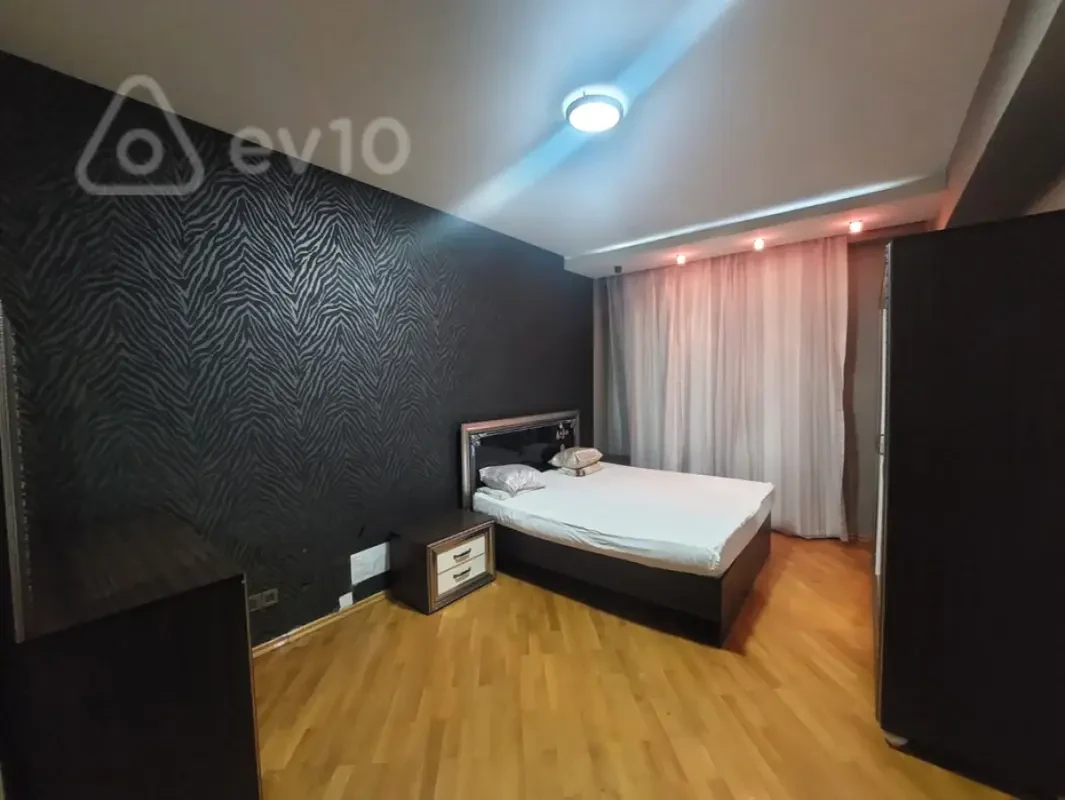 Kirayə verilir 2 otaqlı yeni tikili 110 m²