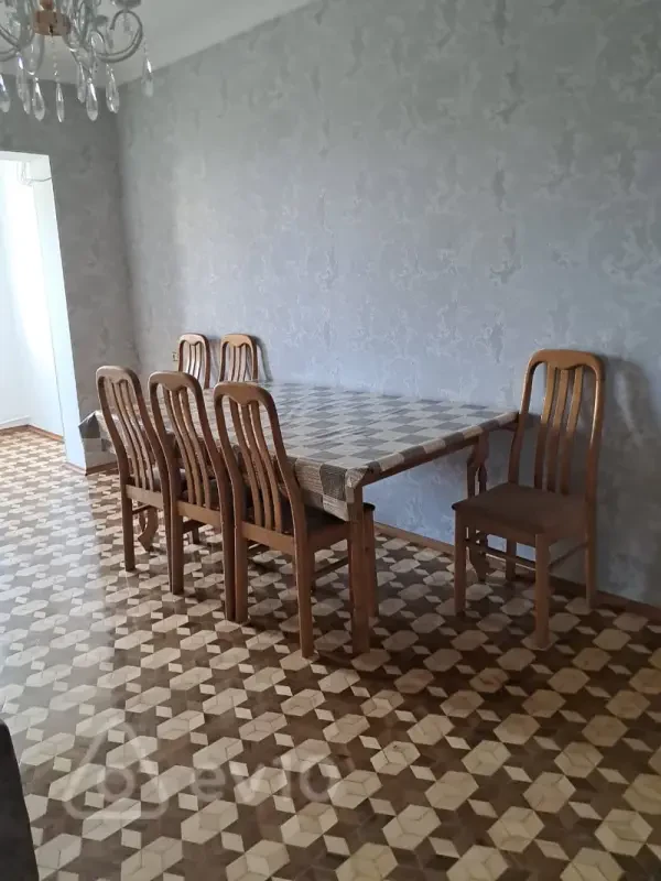 Kirayə verilir 3 otaqlı köhnə tikili 70 m²