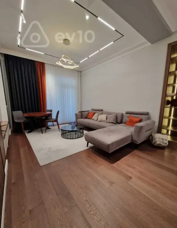 Kirayə verilir 2 otaqlı yeni tikili 65 m²
