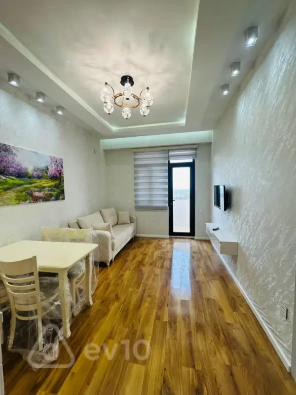 Kirayə verilir 3 otaqlı yeni tikili 70 m²