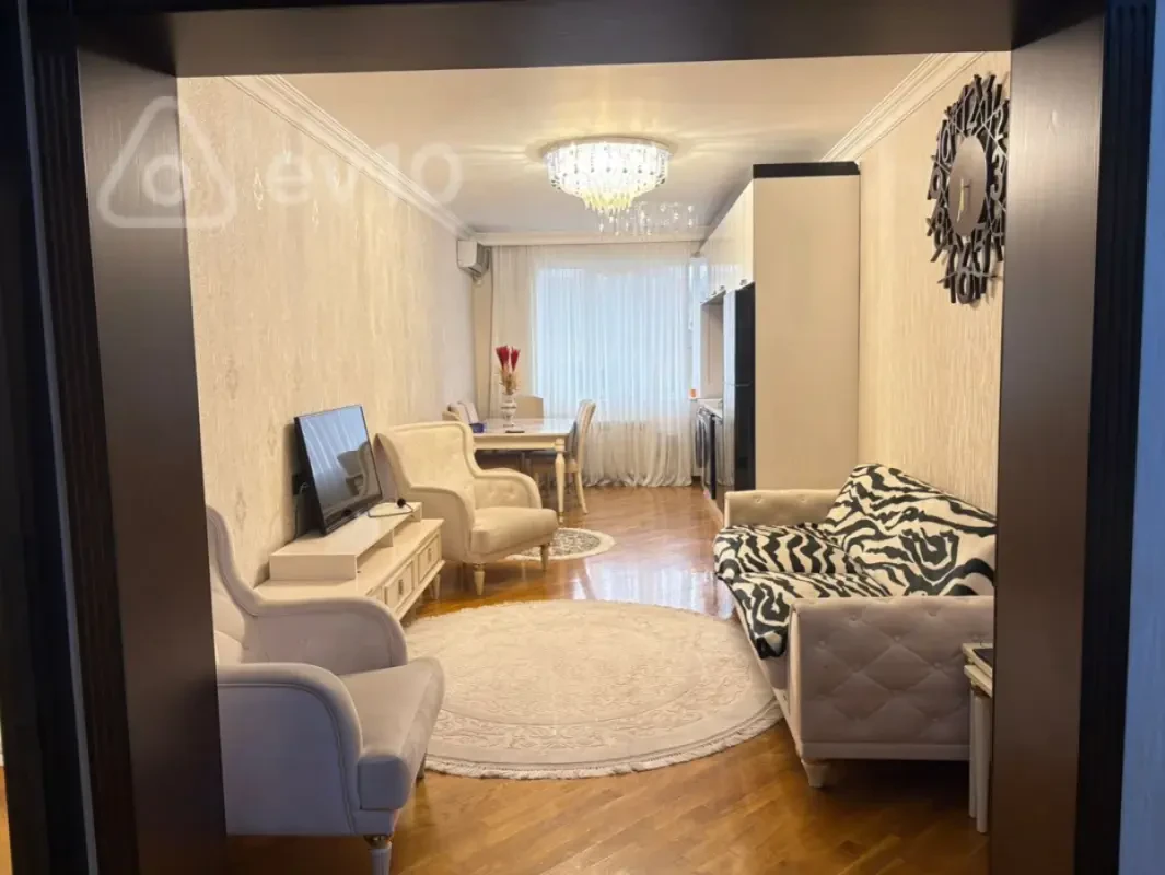 Kirayə verilir 2 otaqlı yeni tikili 70 m²