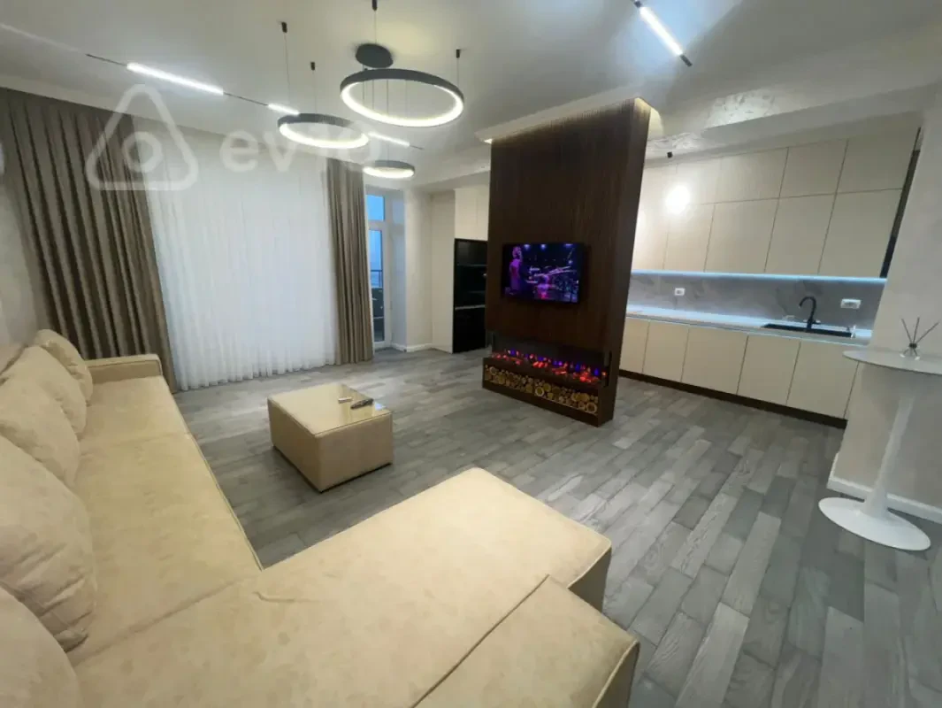 Kirayə verilir 3 otaqlı yeni tikili 130 m²