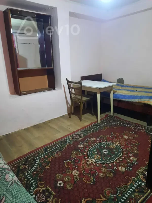 Kirayə verilir 1 otaqlı köhnə tikili 18 m²