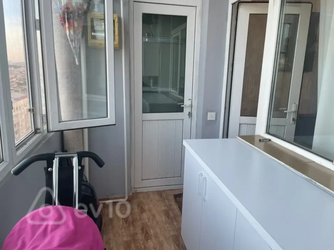 Kirayə verilir 3 otaqlı yeni tikili 160 m²