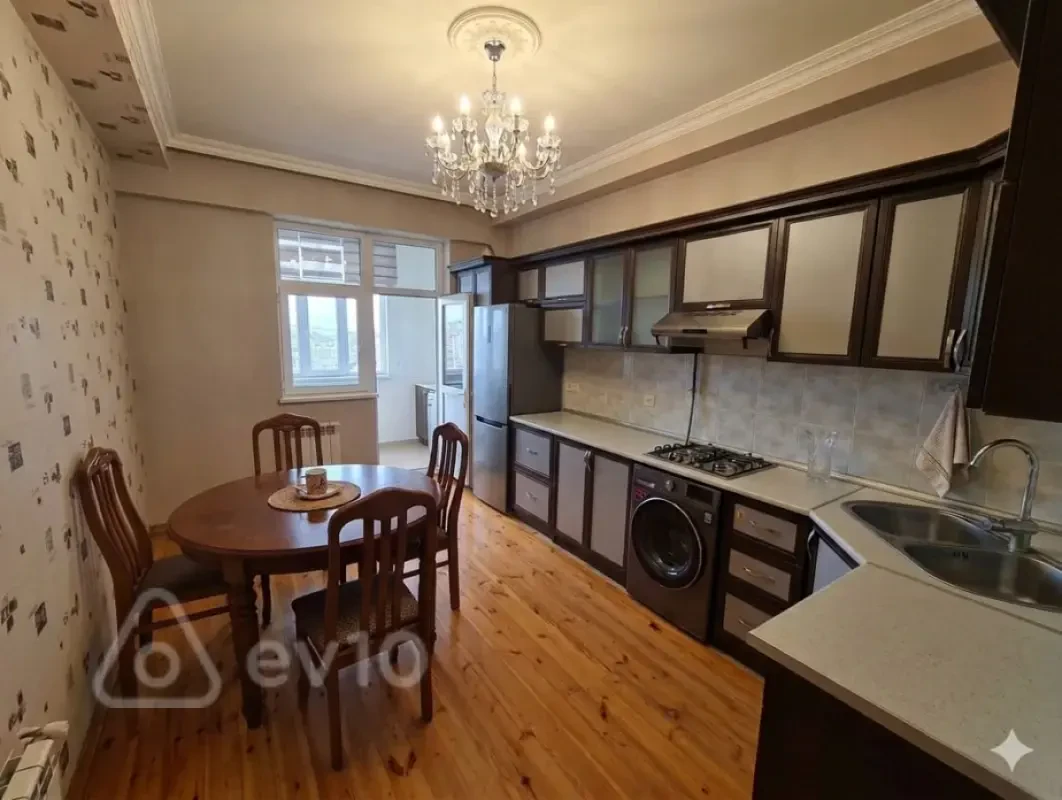Kirayə verilir 3 otaqlı yeni tikili 90 m²