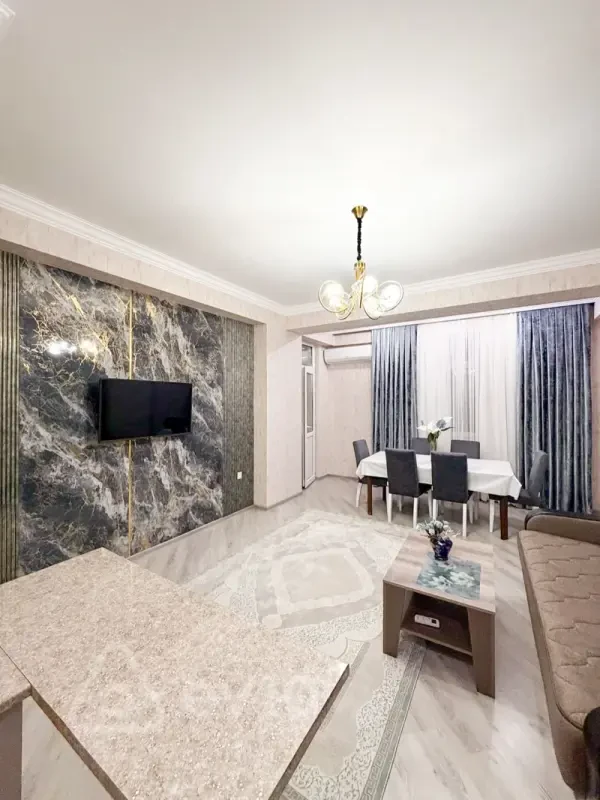 Kirayə verilir 2 otaqlı yeni tikili 70 m²