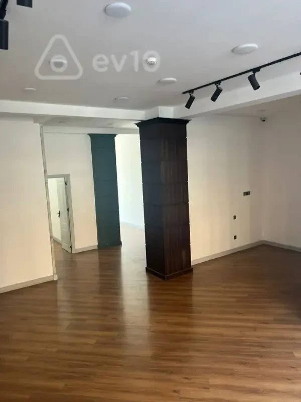 Kirayə verilir 3 otaqlı ofis 100 m²