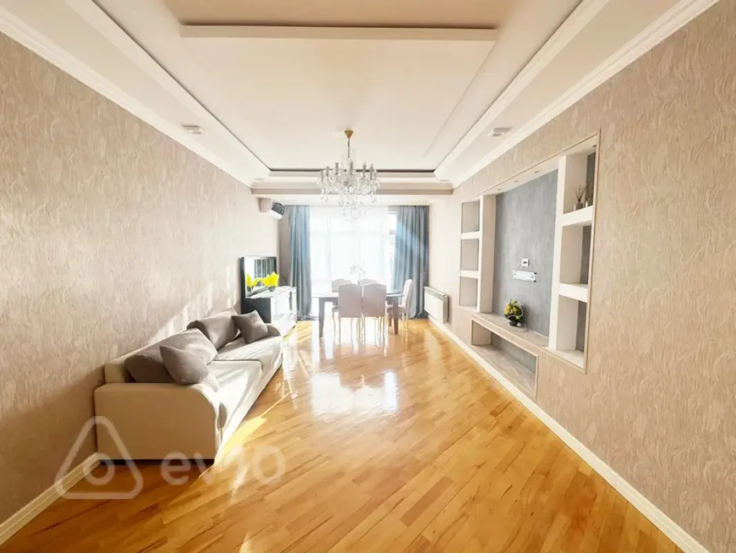 Kirayə verilir 4 otaqlı yeni tikili 150 m²