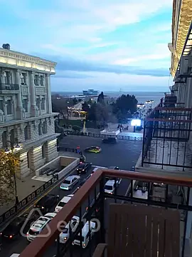 Satılır 4 otaqlı köhnə tikili 105 m² — Bakı, Səbail 4 otaq 105.00 m²
