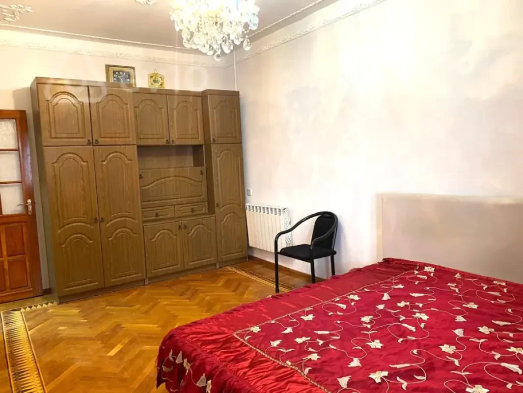 Kirayə verilir 3 otaqlı köhnə tikili 100 m²