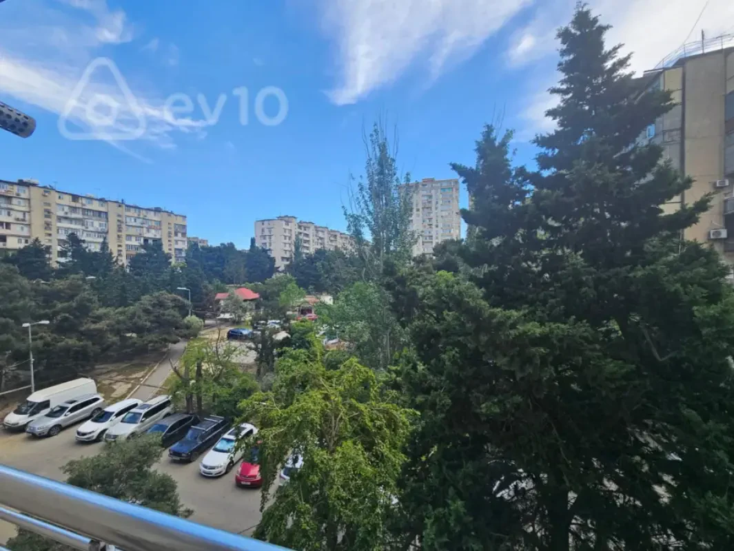 Kirayə verilir 3 otaqlı köhnə tikili 70 m²