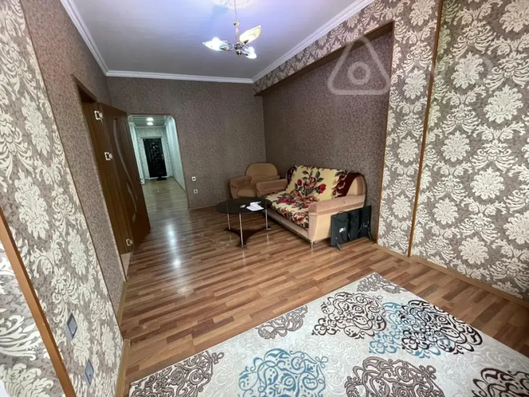 Kirayə verilir 2 otaqlı yeni tikili 65 m²