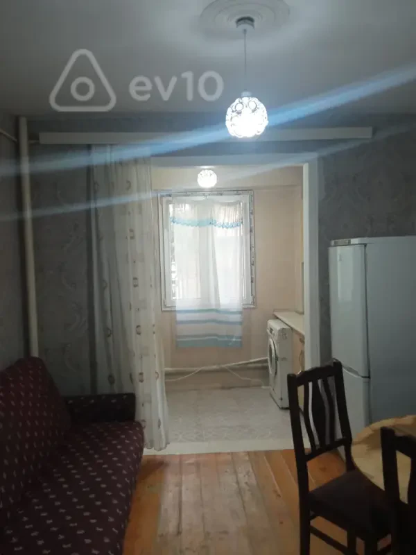 Kirayə verilir 3 otaqlı köhnə tikili 65 m²