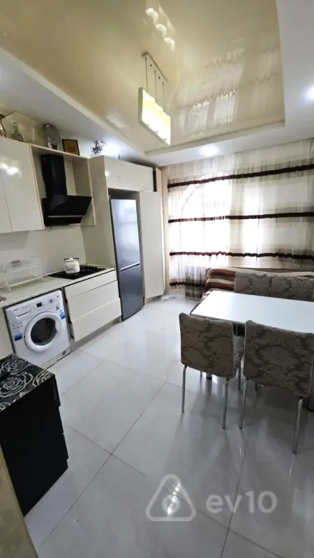 Kirayə verilir 2 otaqlı yeni tikili 85 m²