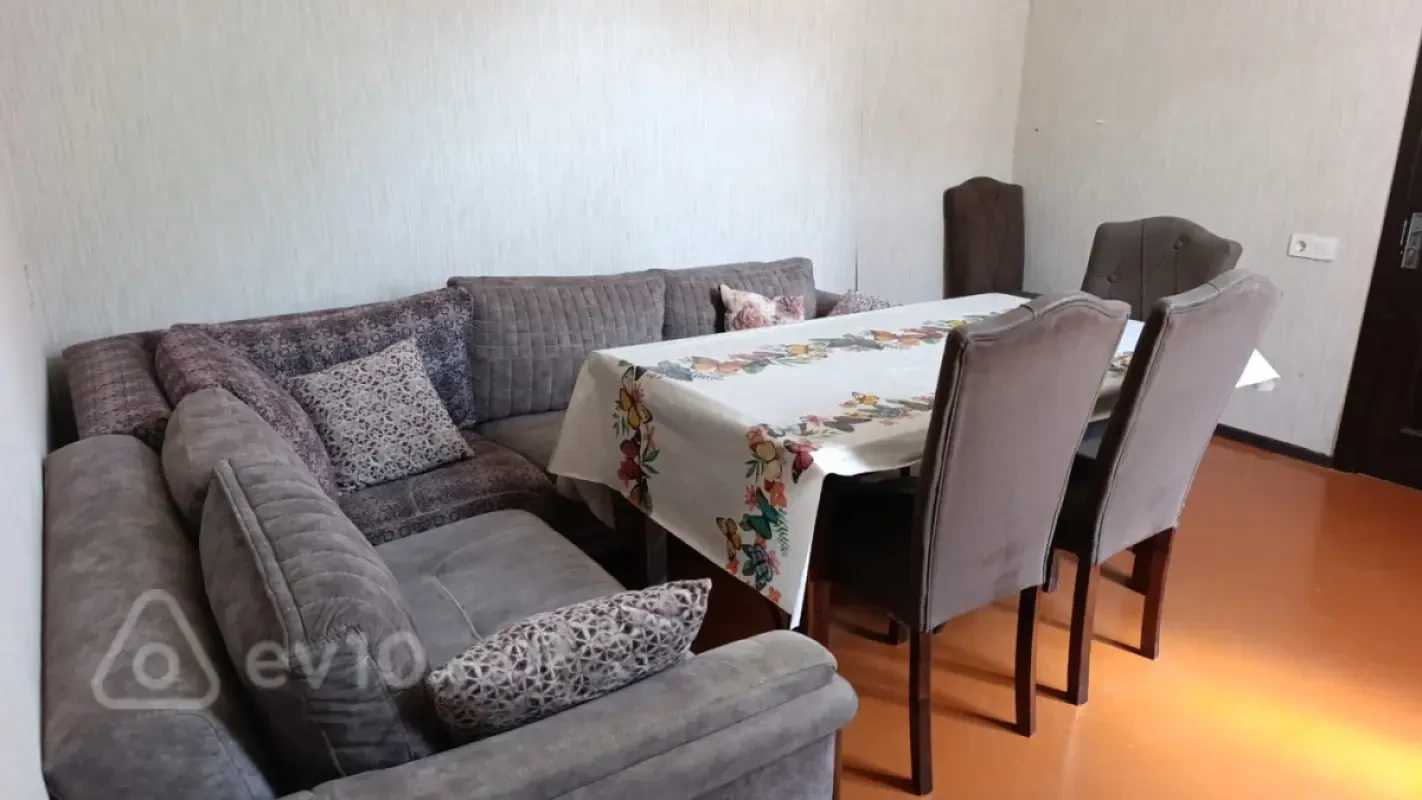 Kirayə verilir 2 otaqlı yeni tikili 70 m²
