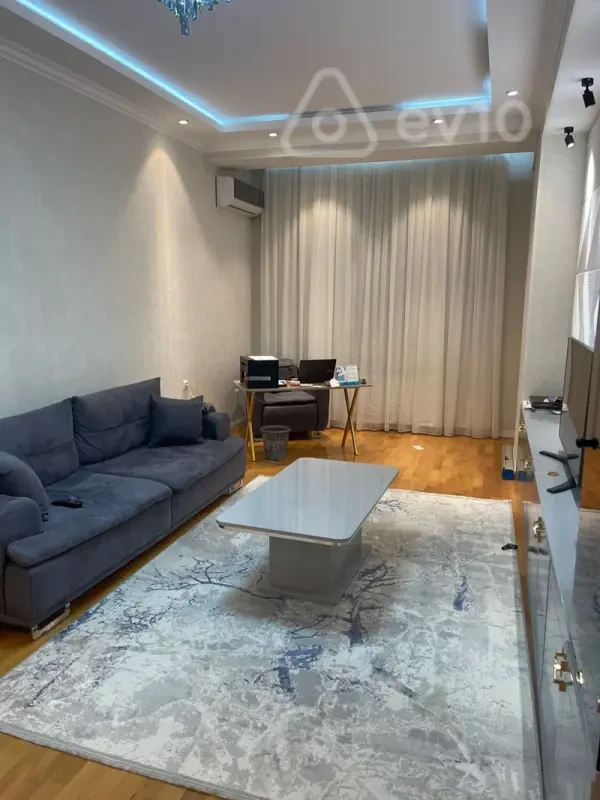 Kirayə verilir 2 otaqlı yeni tikili 95 m²