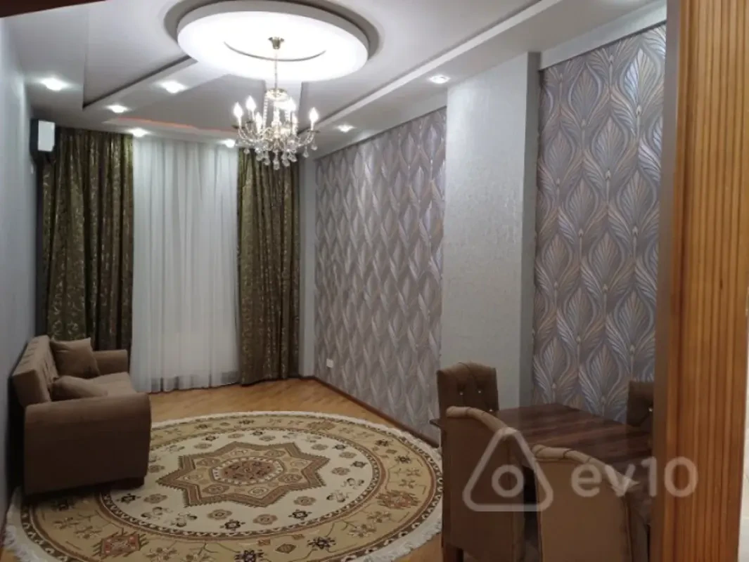 Kirayə verilir 2 otaqlı yeni tikili 80 m²
