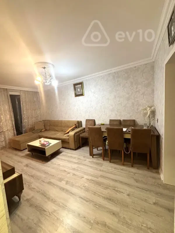 Kirayə verilir 2 otaqlı köhnə tikili 65 m²