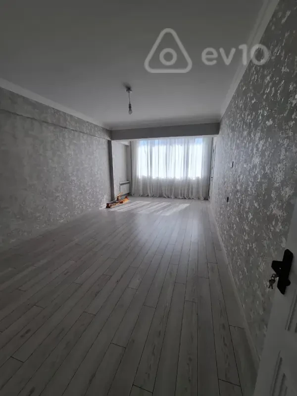 Satılır 3 otaqlı köhnə tikili 70 m²