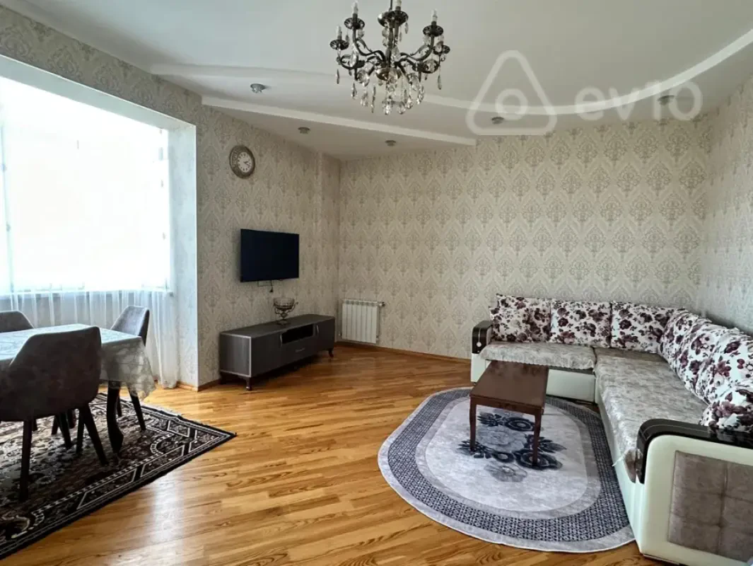 Satılır 3 otaqlı yeni tikili 120 m²