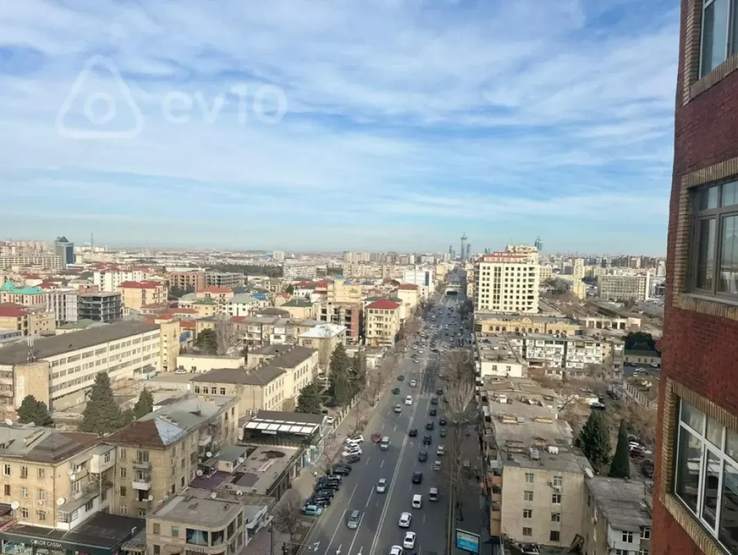 Kirayə verilir 3 otaqlı yeni tikili 200 m²