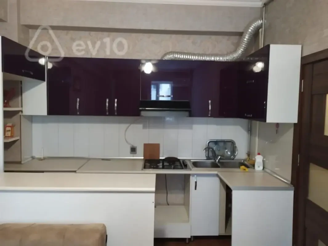 Kirayə verilir 2 otaqlı yeni tikili 60 m²
