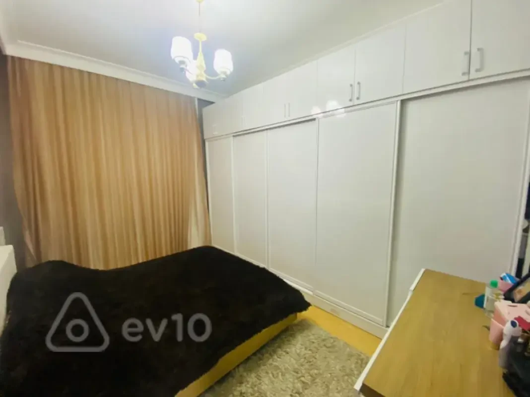 Kirayə verilir 2 otaqlı yeni tikili 180 m²