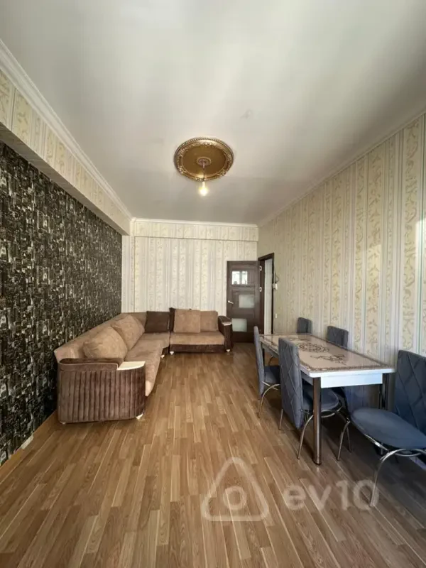 Kirayə verilir 2 otaqlı yeni tikili 65 m²