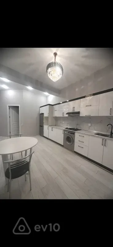 Kirayə verilir 2 otaqlı yeni tikili 85 m²