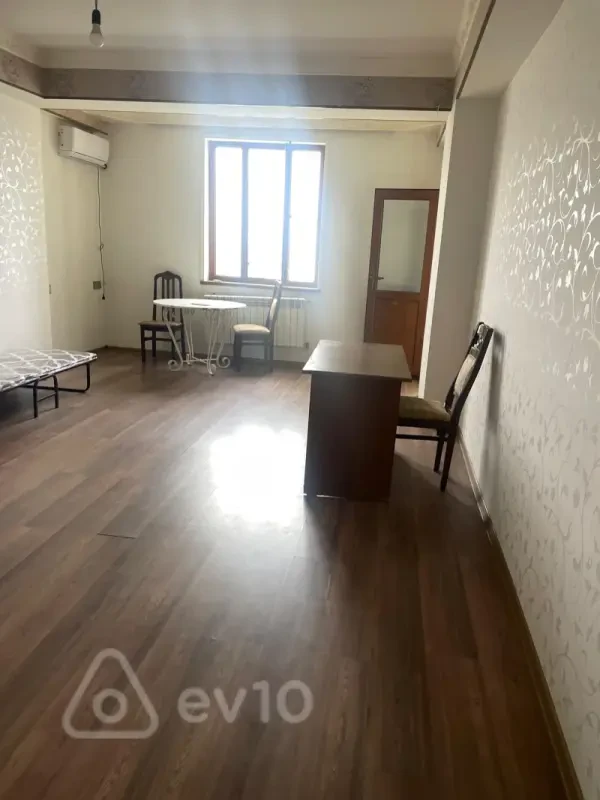 Kirayə verilir 2 otaqlı yeni tikili 70 m²