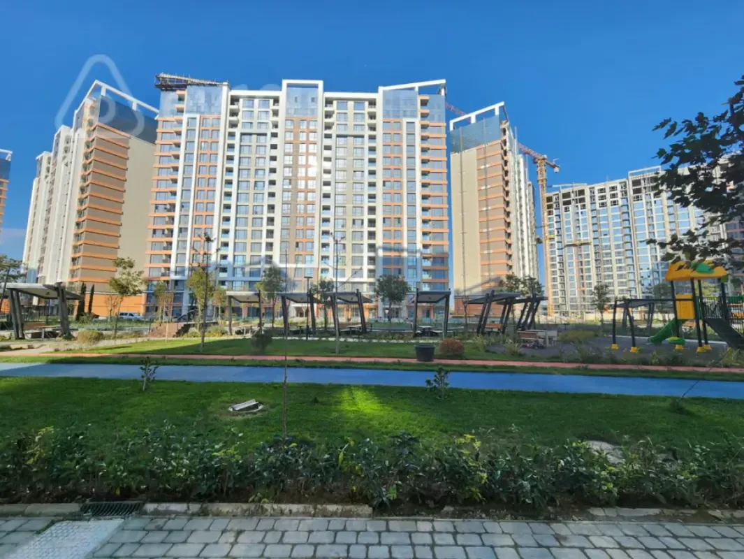 Kirayə verilir 2 otaqlı yeni tikili 70 m²