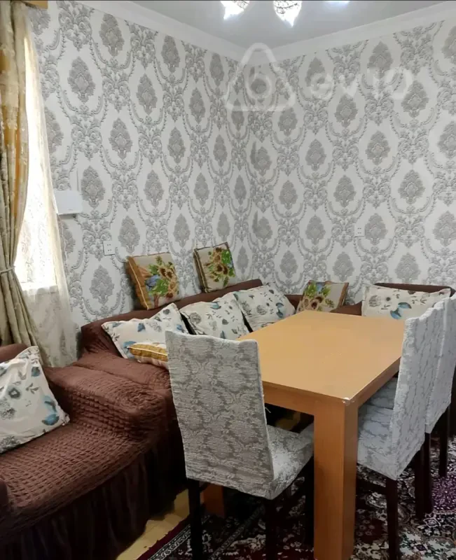 Kirayə verilir 2 otaqlı köhnə tikili 50 m²