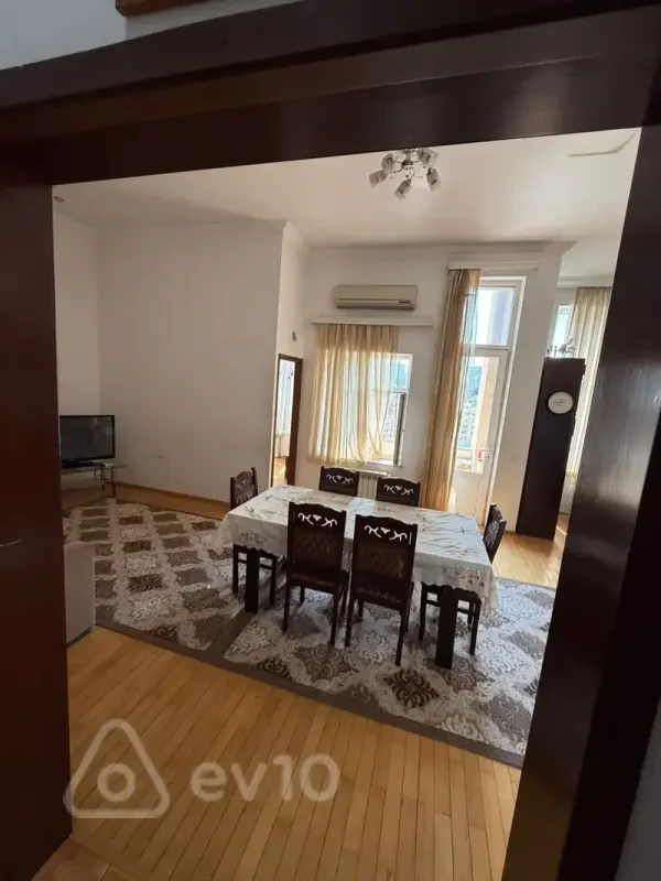 Satılır 4 otaqlı yeni tikili 120 m²