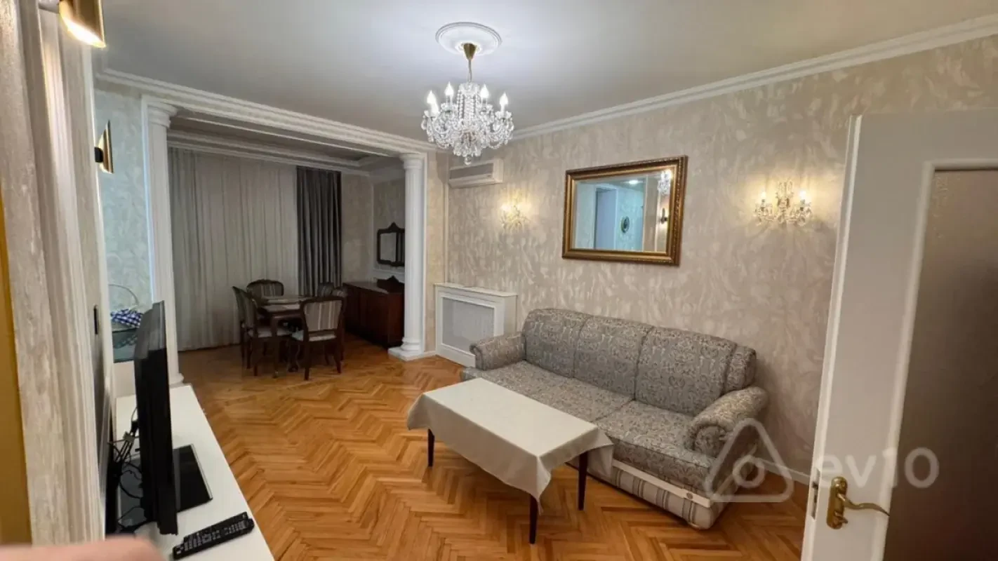 Kirayə verilir 2 otaqlı köhnə tikili 50 m²