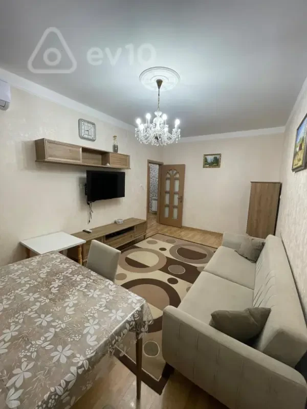 Kirayə verilir 3 otaqlı köhnə tikili 75 m²