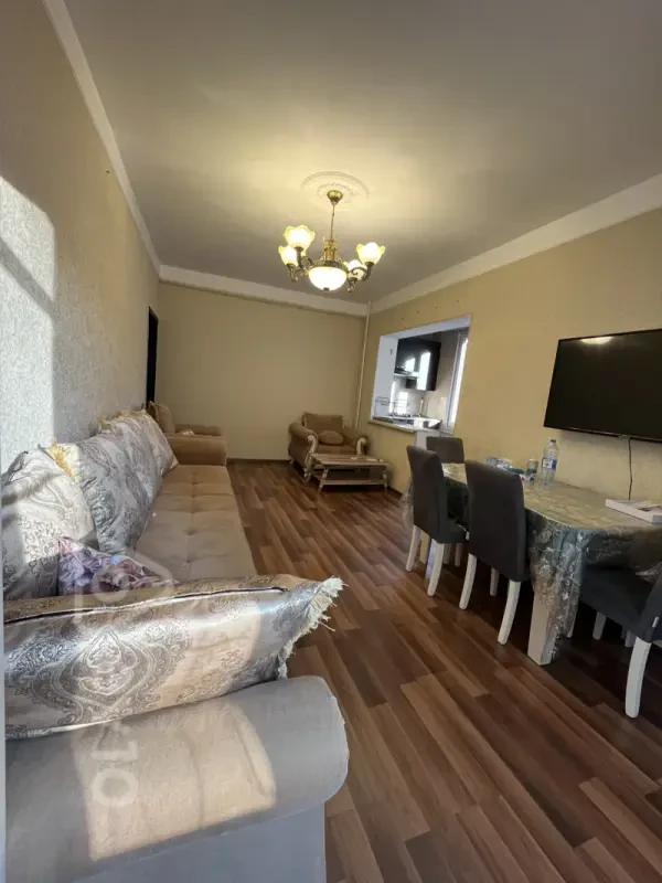 Kirayə verilir 2 otaqlı köhnə tikili 60 m²