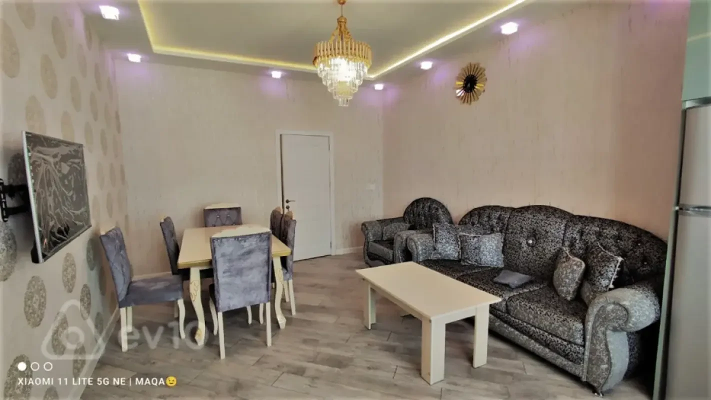 Kirayə verilir 3 otaqlı yeni tikili 90 m²