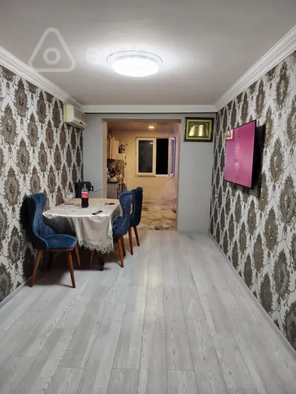 Kirayə verilir 3 otaqlı köhnə tikili 75 m²