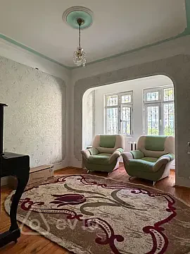 Kirayə verilir 5 otaqlı köhnə tikili 100 m² — Bakı, Nizami 5 otaq 100.00 m²