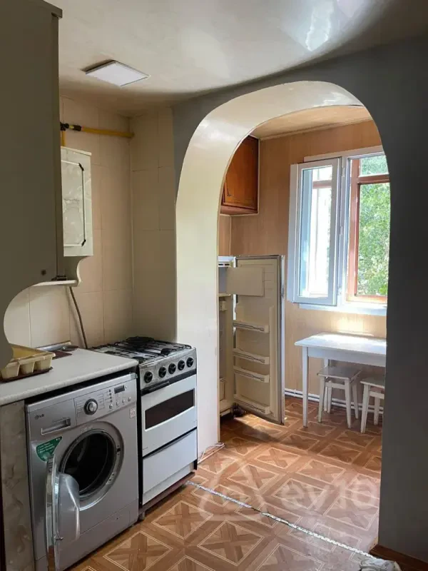 Kirayə verilir 2 otaqlı köhnə tikili 40 m²