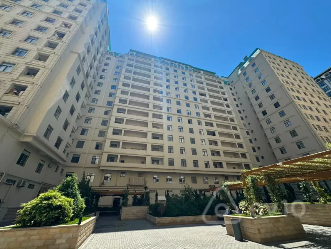 Satılır 3 otaqlı yeni tikili 90 m²