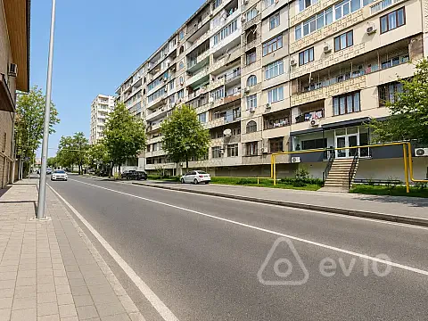 Satılır 5 otaqlı köhnə tikili 120 m² — Bakı, Binəqədi 5 otaq 120.00 m²