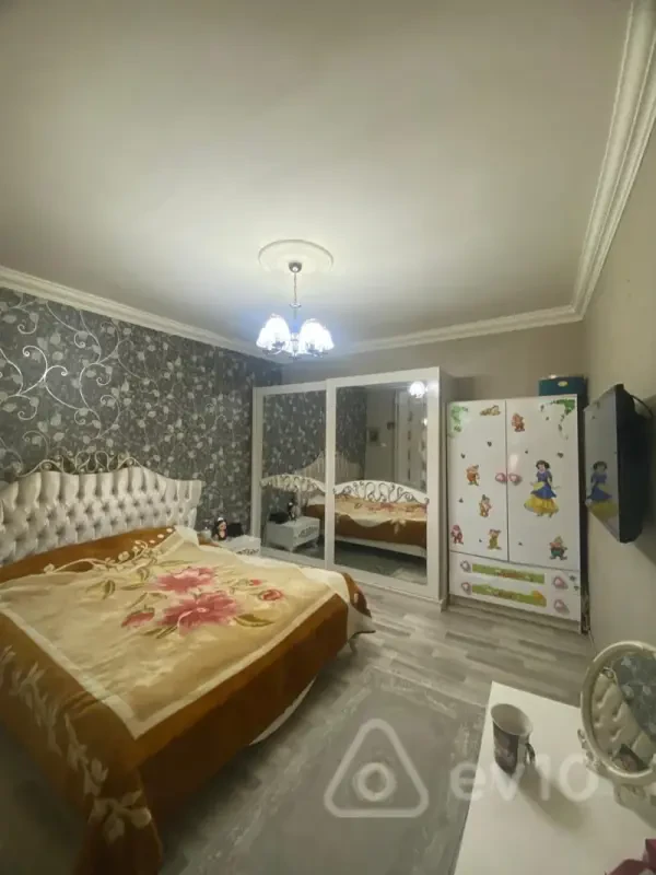Kirayə verilir 3 otaqlı köhnə tikili 80 m²