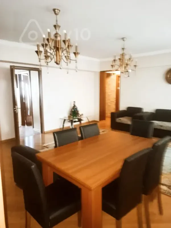 Satılır 4 otaqlı köhnə tikili 114 m²