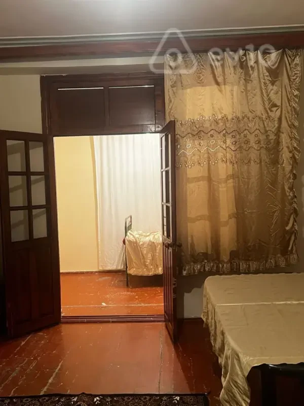 Kirayə verilir 2 otaqlı köhnə tikili 45 m²